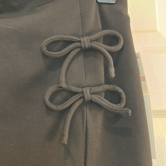 CECE Bow Mini Skirt - Picture 4 of 10